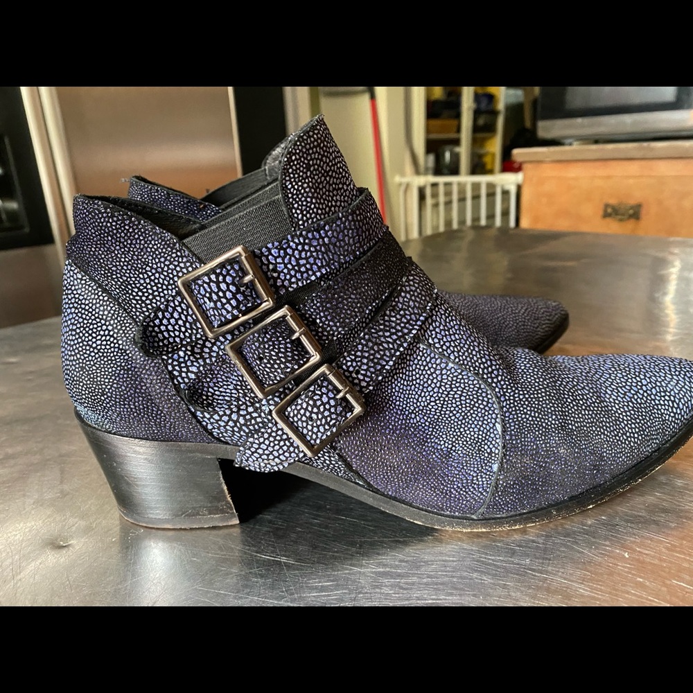 Modern Vice - The Jett Last - Blue sz 39.5 (8.5 US)